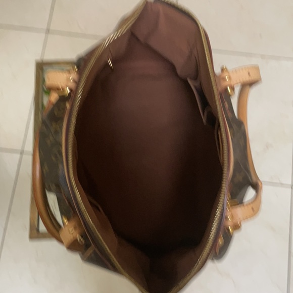 Louis Vuitton Shoulder Bag - Picture 5 of 10